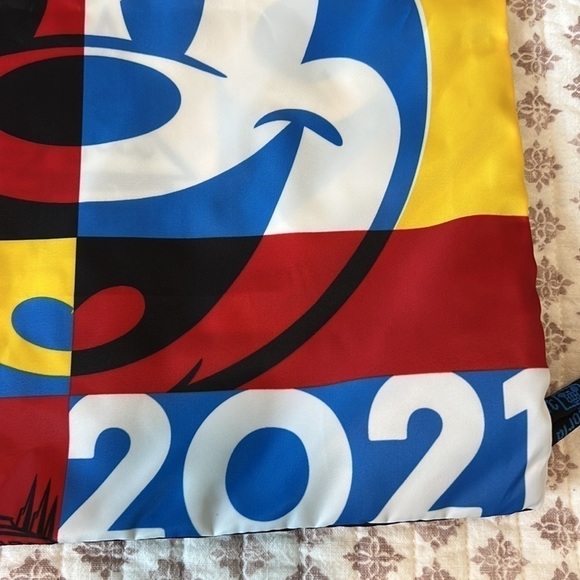 Walt Disney World Parks 2021 Mickey Mouse Castle Nylon Cinch String Backpack - Picture 6 of 11